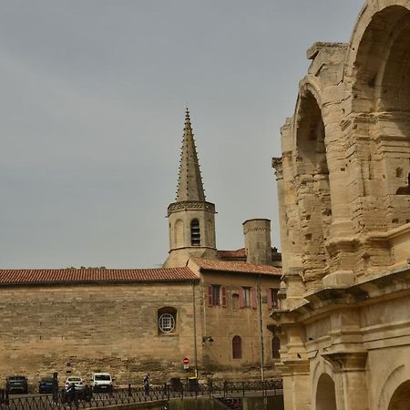 Aux Pieds Des Arenes Lägenhet Arles Exteriör bild