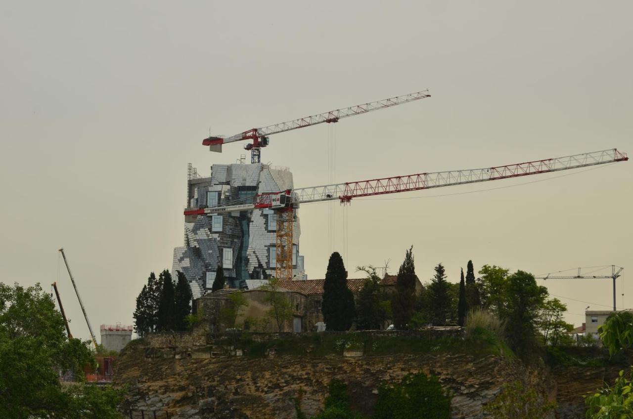 Aux Pieds Des Arenes Lägenhet Arles Exteriör bild