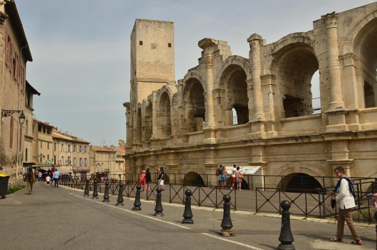 Aux Pieds Des Arenes Lägenhet Arles Exteriör bild