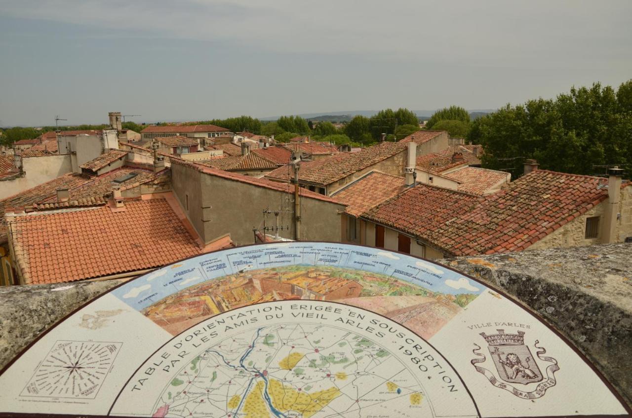 Aux Pieds Des Arenes Lägenhet Arles Exteriör bild