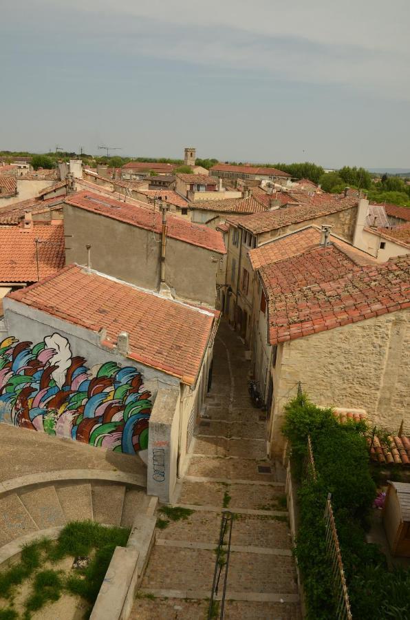 Aux Pieds Des Arenes Lägenhet Arles Exteriör bild