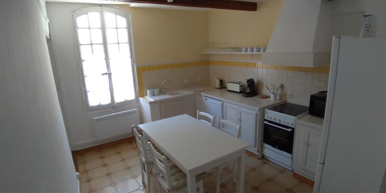 Aux Pieds Des Arenes Lägenhet Arles Exteriör bild