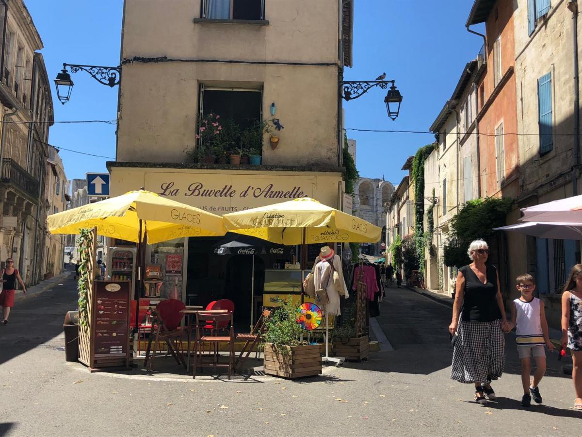 Aux Pieds Des Arenes Lägenhet Arles Exteriör bild