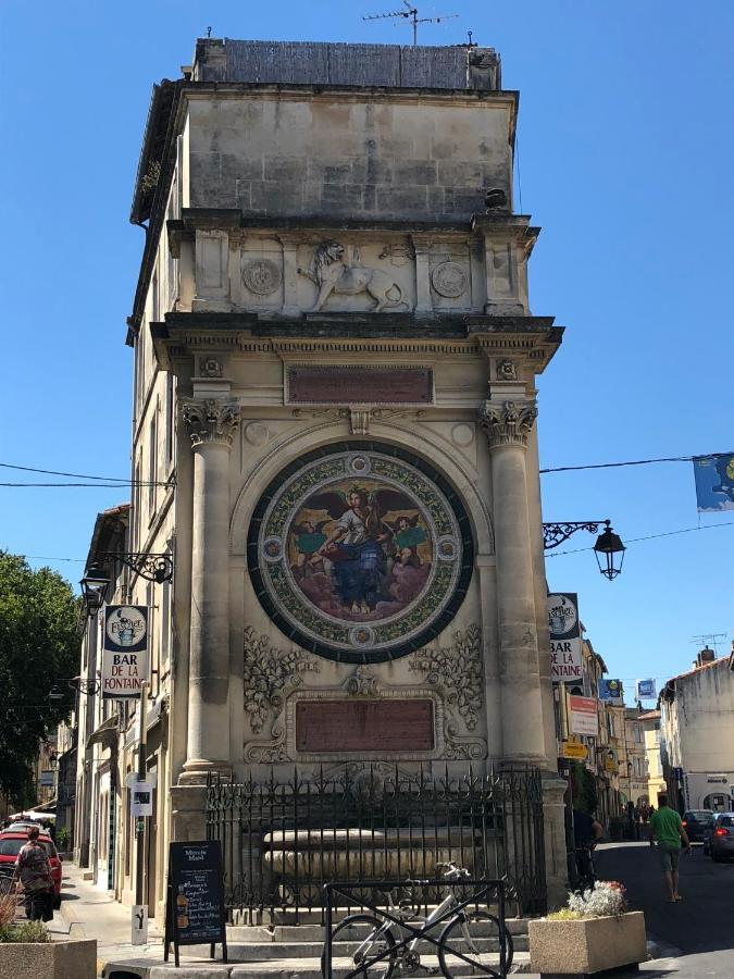 Aux Pieds Des Arenes Lägenhet Arles Exteriör bild