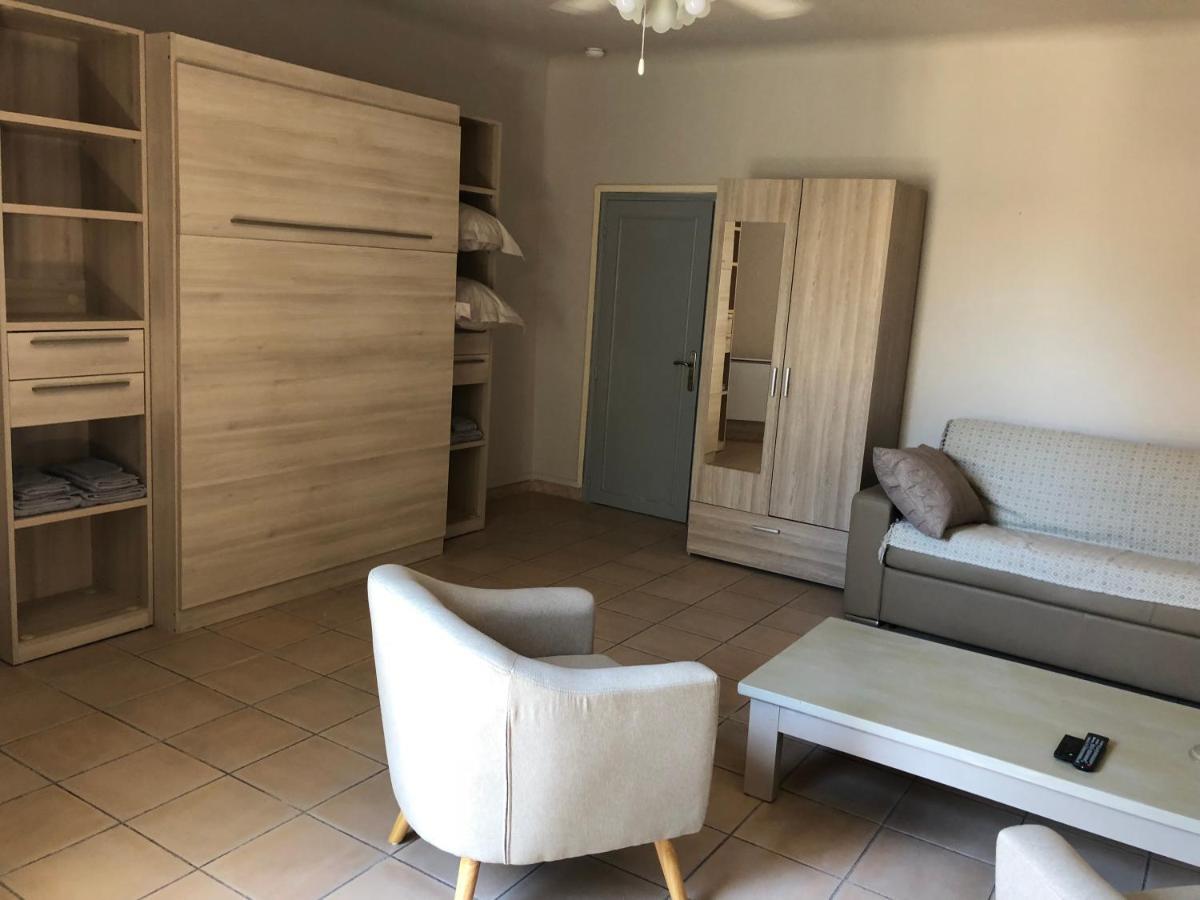 Aux Pieds Des Arenes Lägenhet Arles Exteriör bild