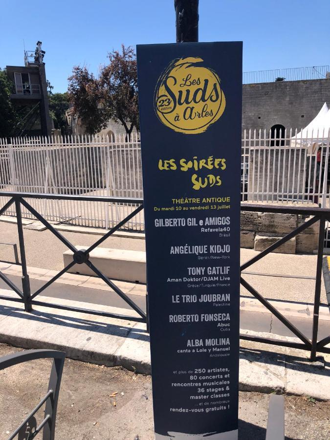 Aux Pieds Des Arenes Lägenhet Arles Exteriör bild