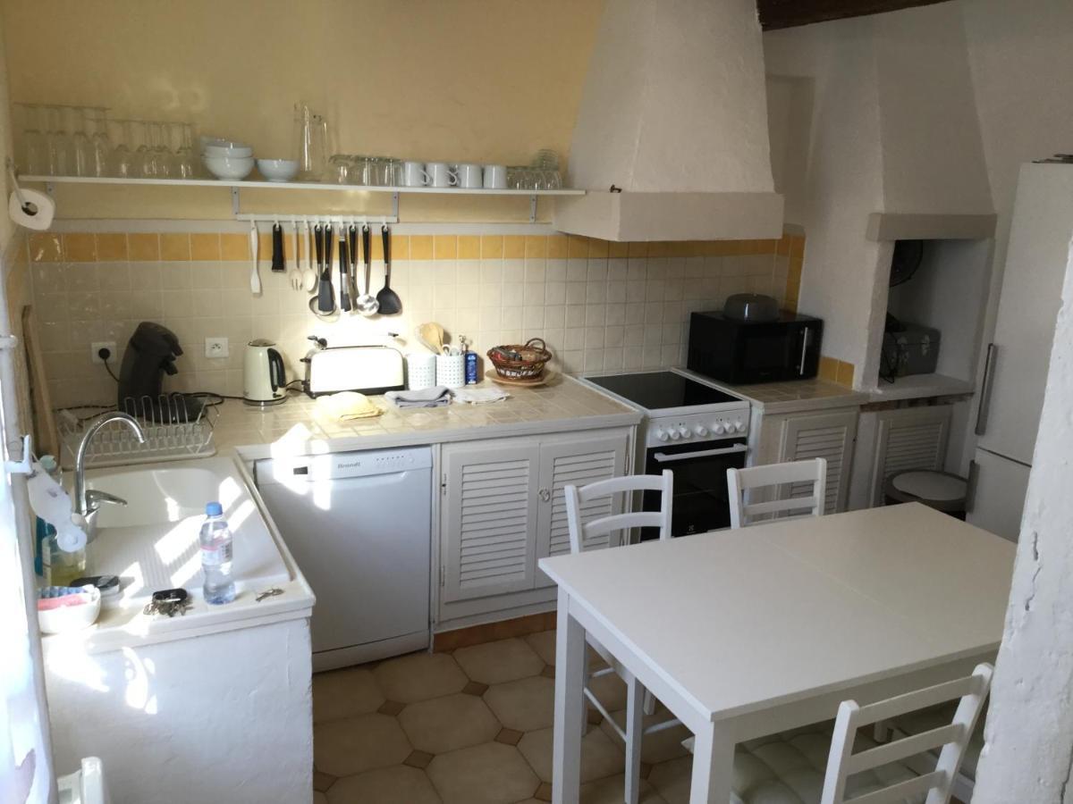 Aux Pieds Des Arenes Lägenhet Arles Exteriör bild